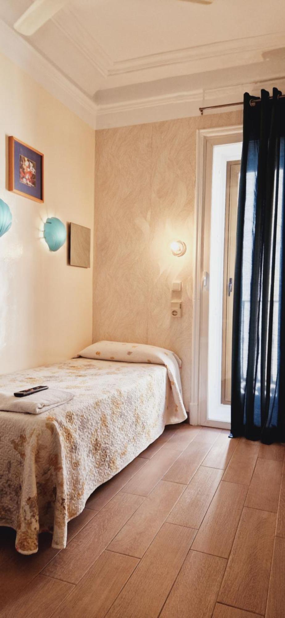 Casa De Huespedes Dolce Vita مدريد المظهر الخارجي الصورة
