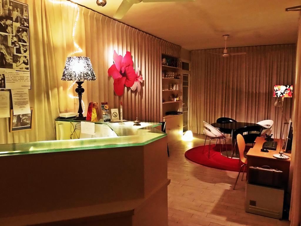 Casa De Huespedes Dolce Vita مدريد المظهر الخارجي الصورة